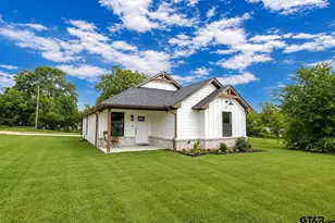 113 W Magnolia, Troup, TX 75789 - Photo 2
