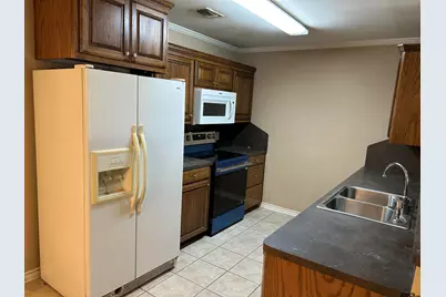 8325 Garrett Dr, Tyler, TX 75703 - Photo 6