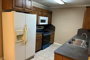 8325 Garrett Dr, Tyler, TX 75703 - Photo 6