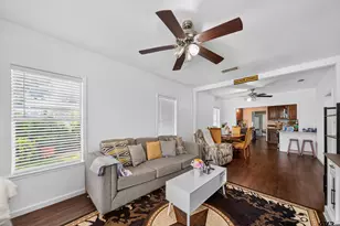 915 Lindsey Ln, Tyler, TX 75701 - Photo 4