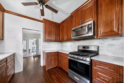 915 Lindsey Ln, Tyler, TX 75701 - Photo 8