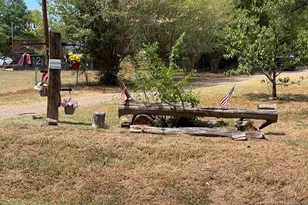612 Myrtle Dr, Jacksonville, TX 75766 - Photo 2