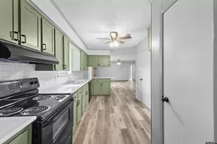 305 Larkspur Ln, Palestine, TX 75803 - Photo 14
