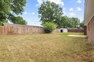 305 Larkspur Ln, Palestine, TX 75803 - Photo 32