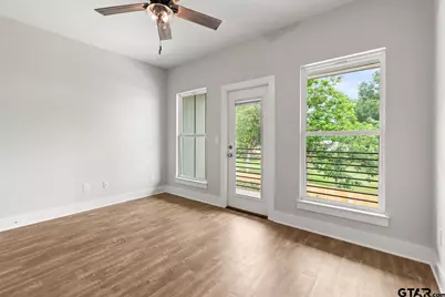 527 N College St #3, Lindale, TX 75771 - Photo 12