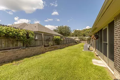 421 W Cumberland Rd  #902, Tyler, TX 75703 - Photo 4