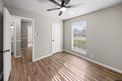 2308 Sparrow Cr, Tyler, TX 75701 - Photo 12