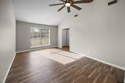 2308 Sparrow Cr, Tyler, TX 75701 - Photo 6