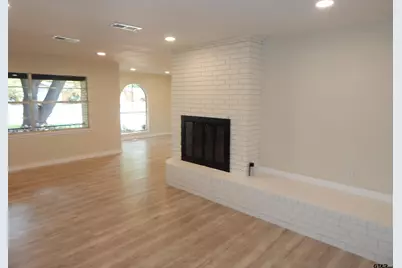 1703 Briarwood St, Gilmer, TX 75644 - Photo 10