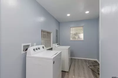 311 E Cottonwood, Overton, TX 75684 - Photo 6