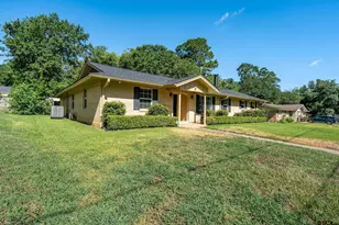 3403 Lynnwood Dr, Tyler, TX 75701 - Photo 2