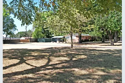 111 E Oak St, Yantis, TX 75497 - Photo 26