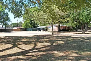 111 E Oak St, Yantis, TX 75497 - Photo 26