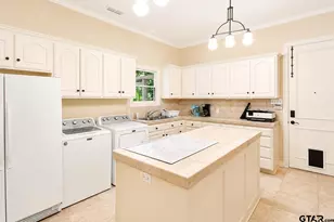 3889 Brighton Creek Cir, Tyler, TX 75707 - Photo 10