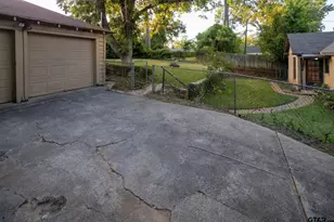 1211 S Sneed, Tyler, TX 75701 - Photo 32