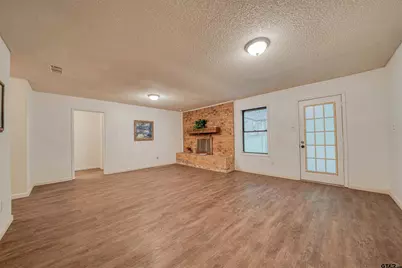 204 Cedarcrest Dr, Marshall, TX 75672 - Photo 4