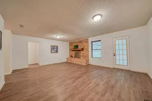 204 Cedarcrest Dr, Marshall, TX 75672 - Photo 4