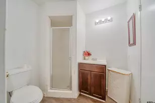 204 Cedarcrest Dr, Marshall, TX 75672 - Photo 12