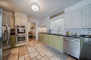 1003 Gardenia Ln, Longview, TX 75601 - Photo 8
