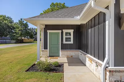 609 Park Central, Chandler, TX 75758 - Photo 2