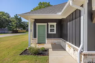 609 Park Central, Chandler, TX 75758 - Photo 2