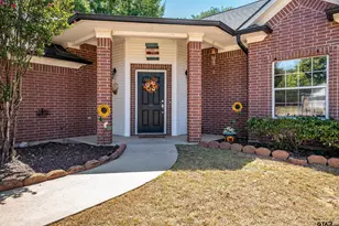 405 Husky Dr, Lindale, TX 75771 - Photo 2