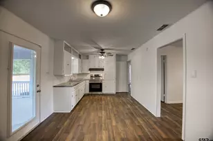130 Hillcrest Dr, Palestine, TX 75801 - Photo 6