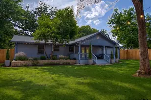 130 Hillcrest Dr, Palestine, TX 75801 - Photo 2