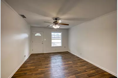 130 Hillcrest Dr, Palestine, TX 75801 - Photo 4