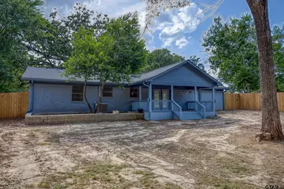 130 Hillcrest Dr, Palestine, TX 75801 - Photo 2