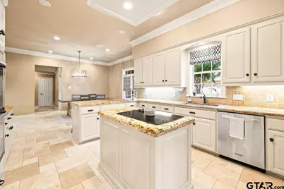 6805 Hollytree Circle, Tyler, TX 75703 - Photo 8