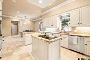 6805 Hollytree Cir, Tyler, TX 75703 - Photo 8
