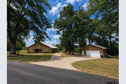 540 Post Oak St, Overton, TX 75684 - Photo 2