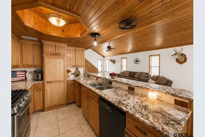 540 Post Oak St, Overton, TX 75684 - Photo 12