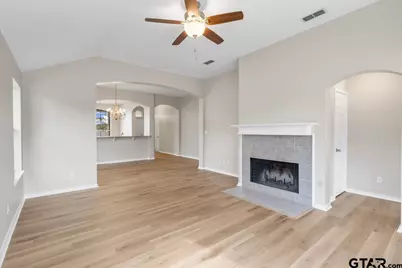 386 Molly, Lindale, TX 75771 - Photo 16