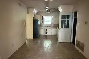 201 1/2 S Wofford St, Athens, TX 75751 - Photo 4