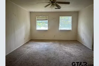 201 1/2 S Wofford St, Athens, TX 75751 - Photo 2