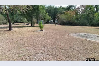 301 E Walnut Street, Mabank, TX 75147 - Photo 2