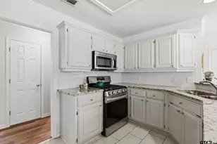3309 Storey Lake Dr, Tyler, TX 75707 - Photo 10