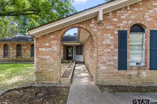 2975 Lynn Dr, Longview, TX 75604 - Photo 2