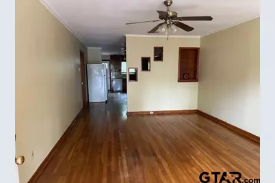 330 W Charnwood St, Tyler, TX 75701 - Photo 2