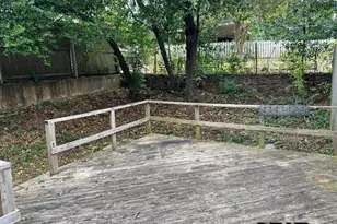 330 W Charnwood St, Tyler, TX 75701 - Photo 10