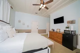408 Houston St, Jefferson, TX 75657 - Photo 44