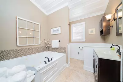 408 Houston St, Jefferson, TX 75657 - Photo 10