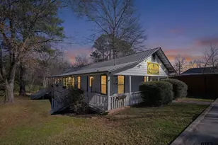 408 Houston St, Jefferson, TX 75657 - Photo 2