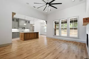 2110 Stanford, Jacksonville, TX 75766 - Photo 4