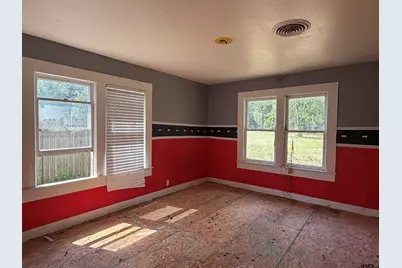 2712 W Upshur, Gladewater, TX 75647 - Photo 2