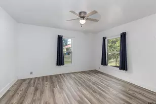 209 S Oak St, Van, TX 75790 - Photo 10