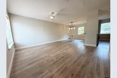 2318 McKenzie Dr, Tyler, TX 75701 - Photo 2