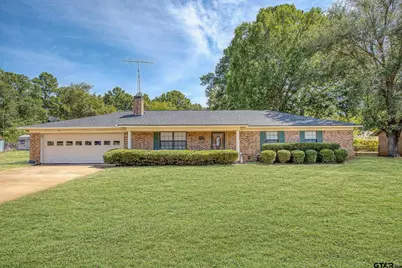 202 W Clover Lane, Palestine, TX 75803 - Photo 2